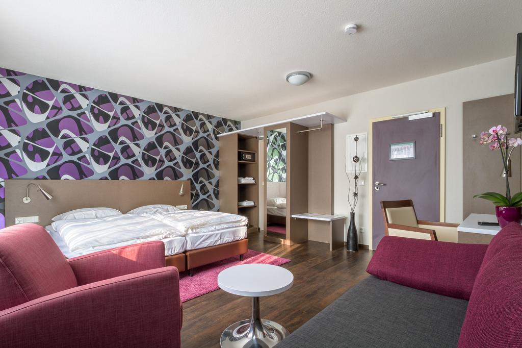 Hotel L'Adresse Garni Heusweiler Zimmer foto