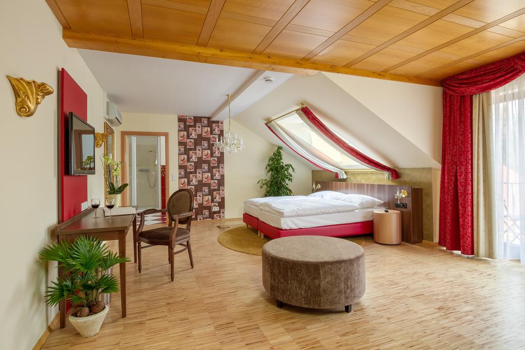 Hotel L'Adresse Garni Heusweiler Zimmer foto