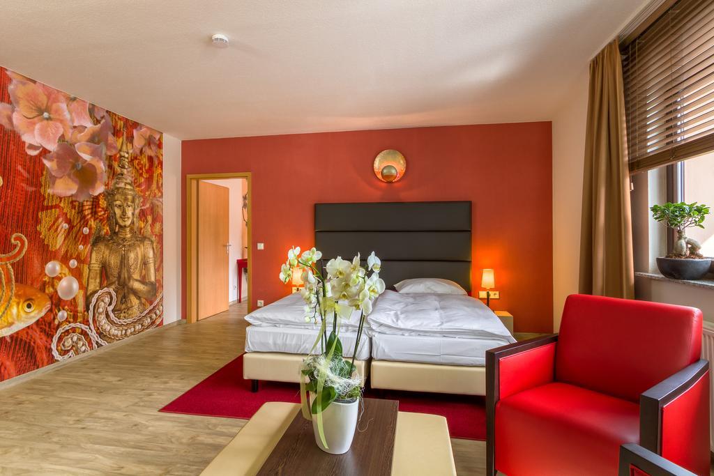 Hotel L'Adresse Garni Heusweiler Zimmer foto