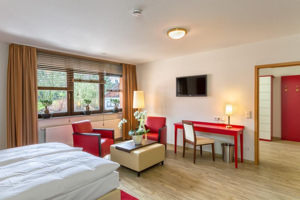 Hotel L'Adresse Garni Heusweiler Zimmer foto